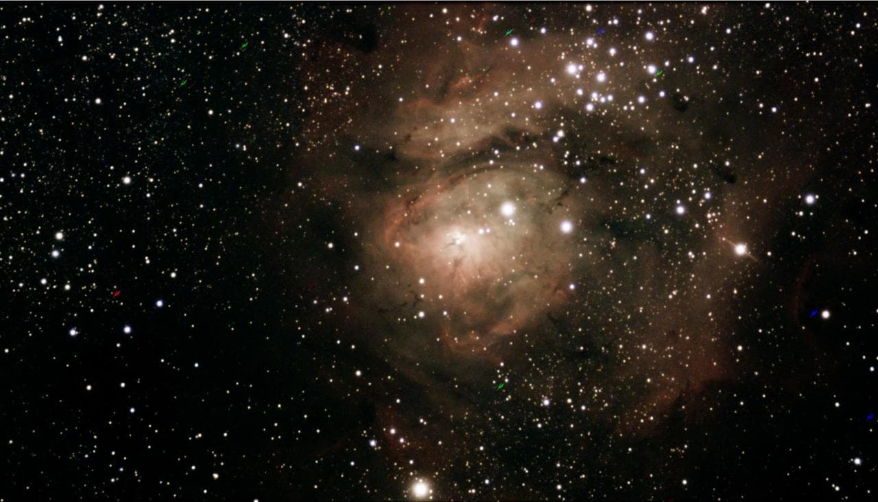 Nebulosa da Lagoa fotografada com o telescópio da Urânia